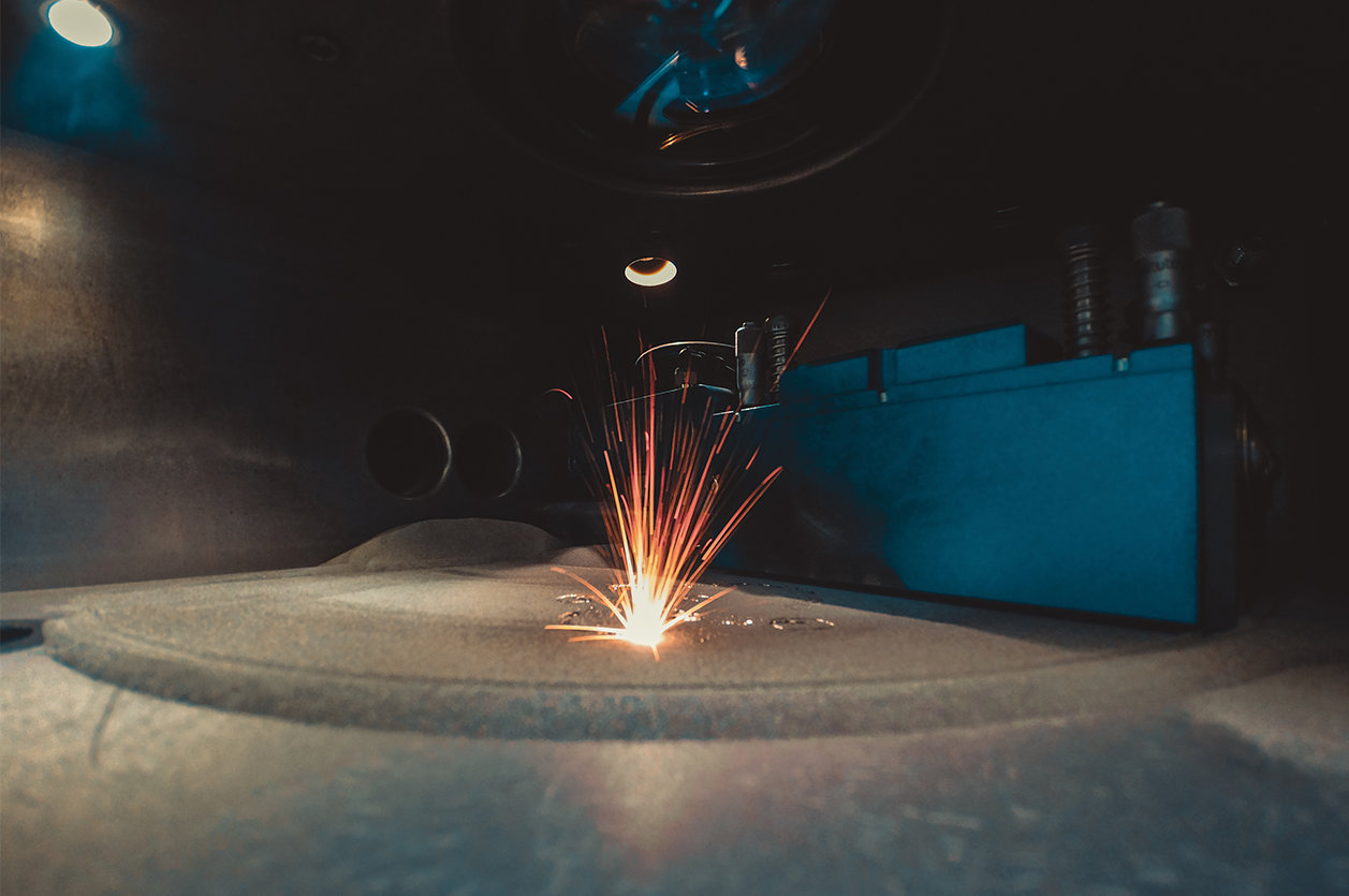 금속 적층 제조에서 산소 모니터링과 함께 금속 분말을 용융하는 레이저